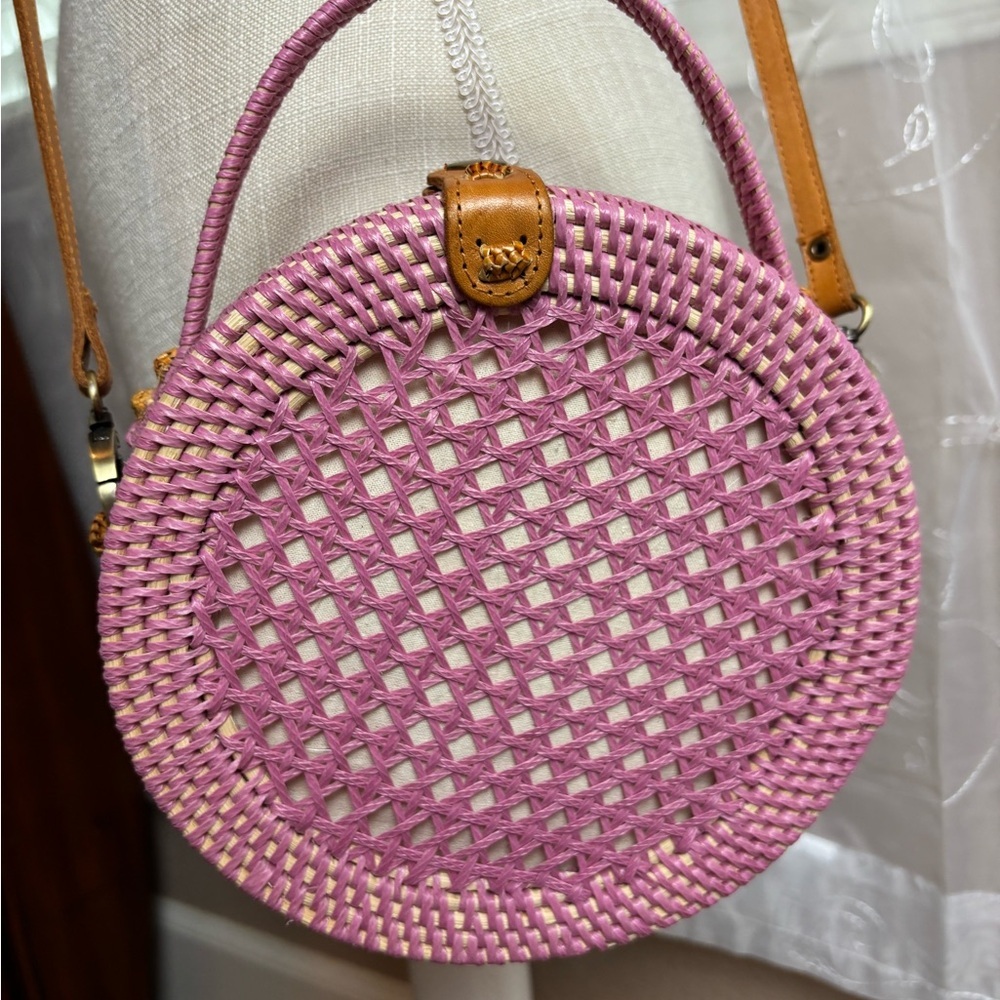 Atabali Rattan Vegan Round Crossbody Purse - Picture 3 of 15